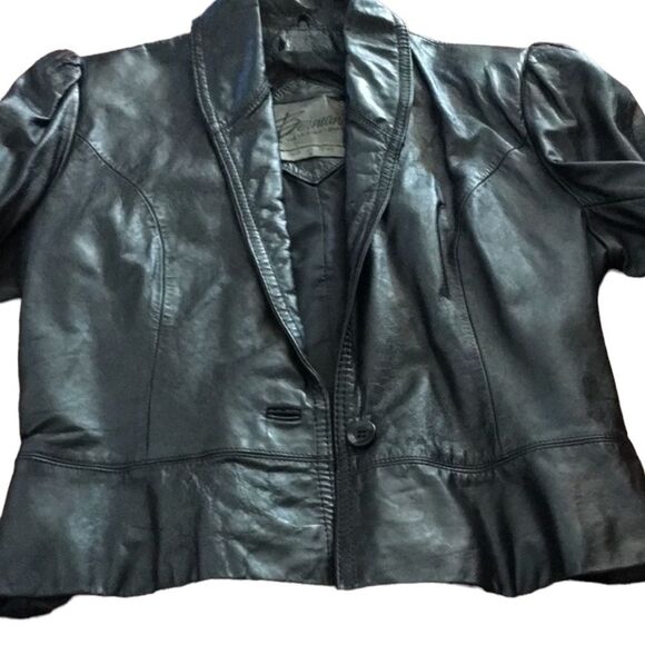 SALE 🔥 Vintage Leather Jacket Black Cropped Bomber Moto Blazer Size 8 - Picture 3 of 7